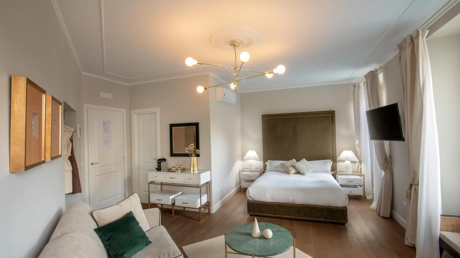 Daplace - Corso Monforte Suites Milan