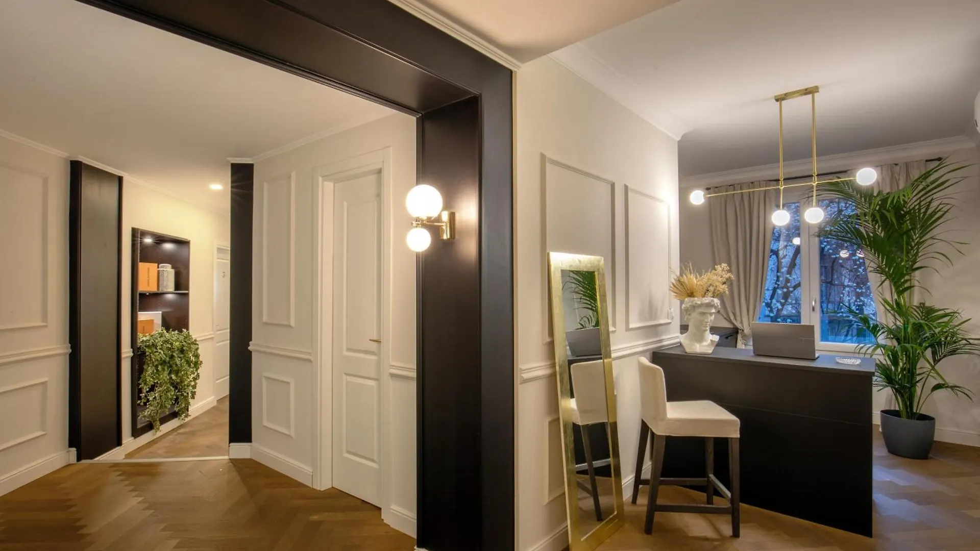 Guest house Daplace - Corso Monforte Suites Milan Italy